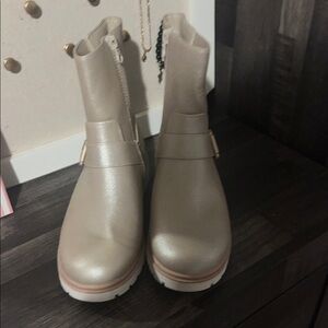 art class Taupe/Cream Chelsea-Style Ankle Booties
